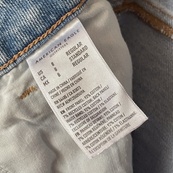 American Eagle Strigid Mom Jeans - Size 8 - Picture 9 of 9
